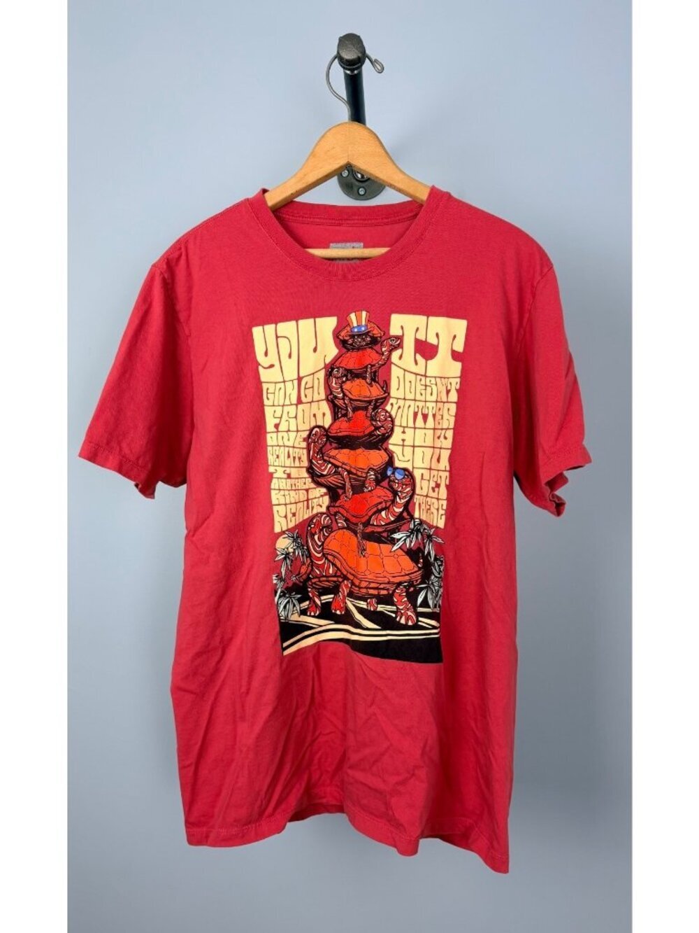 Garcia Hand Picked Red Graphic T-Shirt M Organic Cotton Stacked Turtles Design